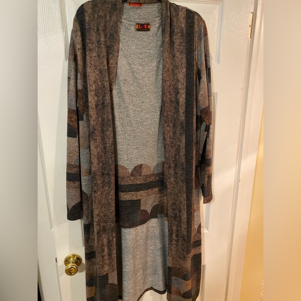 ISLE Sweater Set- Patterned Size Large